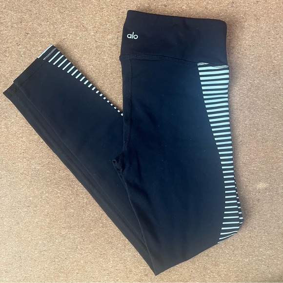 ALO YOGA Airbrush Black Reflective Legging - Picture 2 of 6